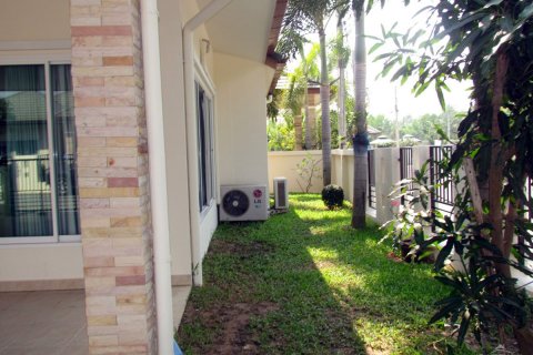 Casa de 3 dormitorios en Pattaya, Tailandia № 23677 - foto 3