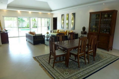 Casa de 4 dormitorios en Pattaya, Tailandia № 20152 - foto 4