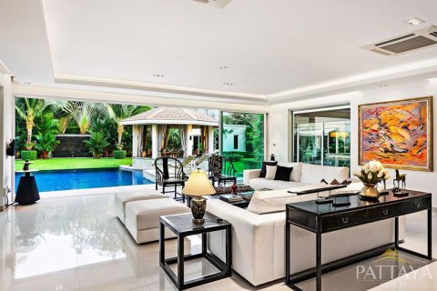 Casa de 8 dormitorios en Pattaya, Tailandia № 21529 - foto 24