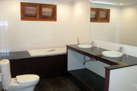 Casa de 5 dormitorios en Pattaya, Tailandia № 22946 - foto 9