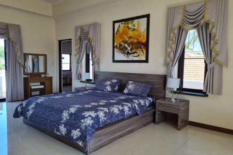 Casa de 6 dormitorios en Pattaya, Tailandia № 22401 - foto 29
