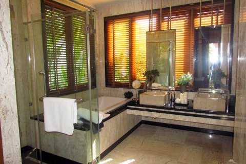 Casa de 3 dormitorios en Pattaya, Tailandia № 24373 - foto 16