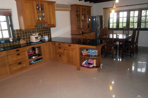 Casa de 3 dormitorios en Pattaya, Tailandia № 24158 - foto 4
