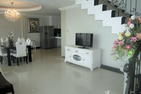 Condominio de 3 dormitorios en Pattaya, Tailandia № 22945 - foto 16