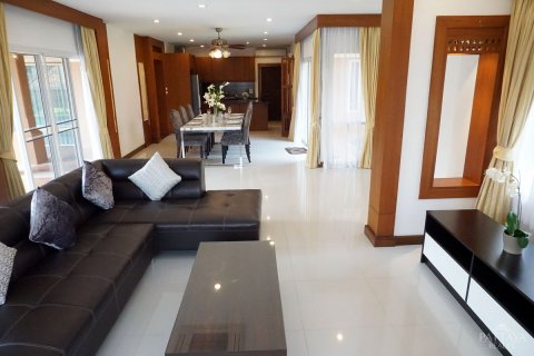 Casa de 6 dormitorios en Pattaya, Tailandia № 20788 - foto 7