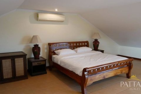 Casa de 5 dormitorios en Pattaya, Tailandia № 21271 - foto 4