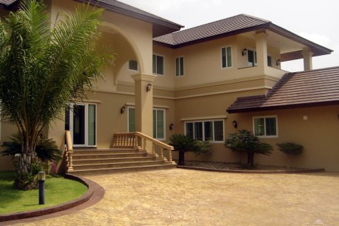 Casa de 4 dormitorios en Pattaya, Tailandia № 23283 - foto 5