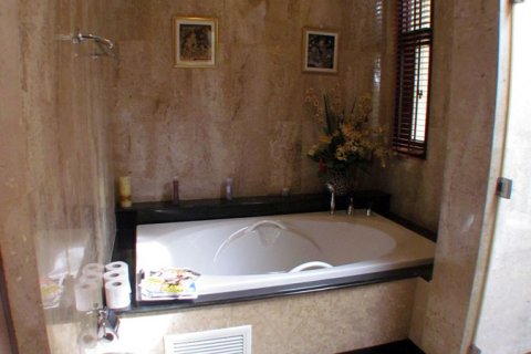 Casa de 4 dormitorios en Pattaya, Tailandia № 23444 - foto 18