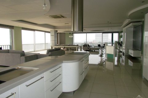 Condominio de 3 dormitorios en Jomtien Beach, Pattaya, Tailandia № 23681 - foto 24