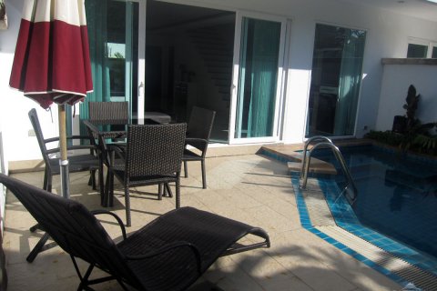 Casa de 4 dormitorios en Pattaya, Tailandia № 22599 - foto 10