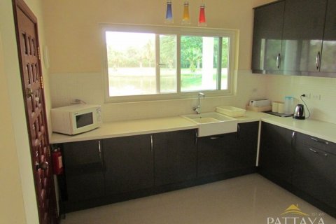 Casa de 3 dormitorios en Pattaya, Tailandia № 21254 - foto 11