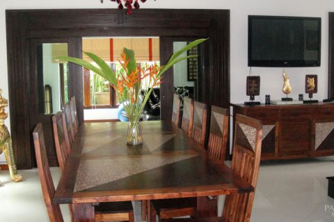 Casa de 4 dormitorios en Pattaya, Tailandia № 23209 - foto 3
