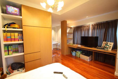 Casa de 5 dormitorios en Pattaya, Tailandia № 22396 - foto 12