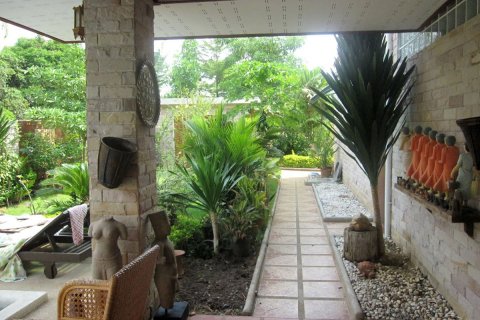 Casa de 4 dormitorios en Pattaya, Tailandia № 22891 - foto 4