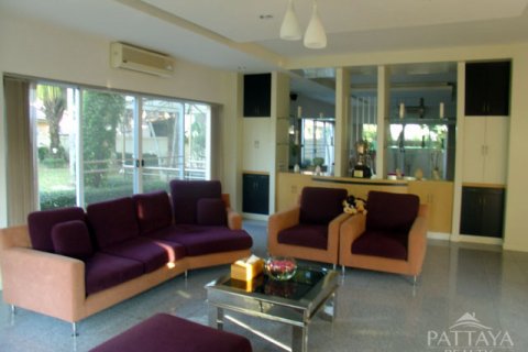 Casa de 3 dormitorios en Pattaya, Tailandia № 22665 - foto 5