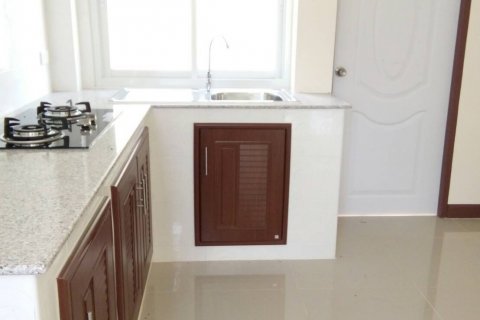 Casa de 3 dormitorios en Pattaya, Tailandia № 22135 - foto 12