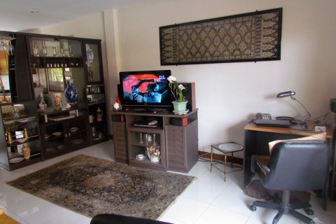 Casa de 2 dormitorios en Pattaya, Tailandia № 24287 - foto 4