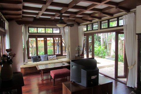 Casa de 4 dormitorios en Jomtien Beach, Pattaya, Tailandia № 20711 - foto 15