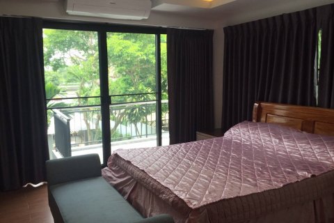 Casa de 5 dormitorios en Pattaya, Tailandia № 22186 - foto 13