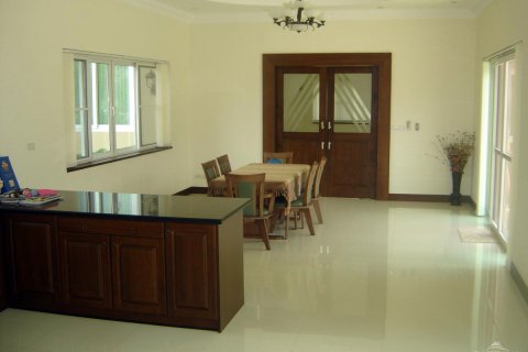 Casa de 4 dormitorios en Pattaya, Tailandia № 23283 - foto 29