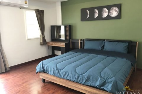 Casa de 4 dormitorios en Pattaya, Tailandia № 21376 - foto 3
