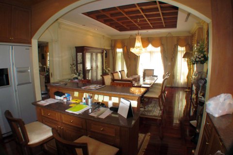 Casa de 4 dormitorios en Pattaya, Tailandia № 23444 - foto 8