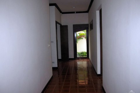 Casa de 3 dormitorios en Pattaya, Tailandia № 22754 - foto 10
