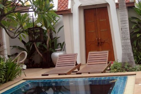 Casa de 4 dormitorios en Pattaya, Tailandia № 23209 - foto 15