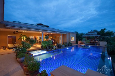 Casa de 5 dormitorios en Pattaya, Tailandia № 23797 - foto 30