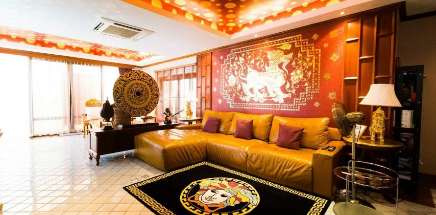 Casa de 4 dormitorios en Jomtien Beach, Pattaya, Tailandia № 22563