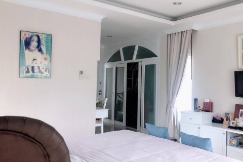 Casa de 4 dormitorios en Pattaya, Tailandia № 22252 - foto 15