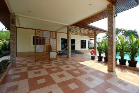 Casa de 4 dormitorios en Pattaya, Tailandia № 19859 - foto 15