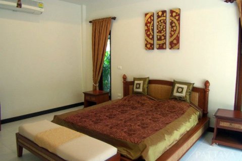 Casa de 4 dormitorios en Jomtien Beach, Pattaya, Tailandia № 19701 - foto 9