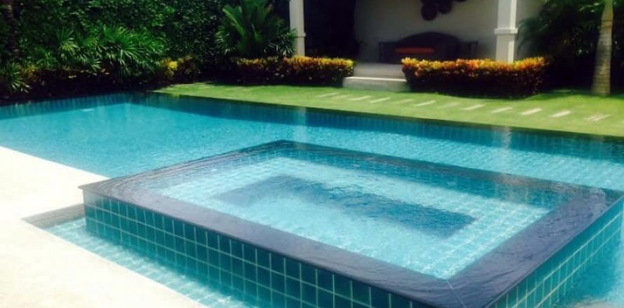 Casa de 3 dormitorios en Pattaya, Tailandia № 21569