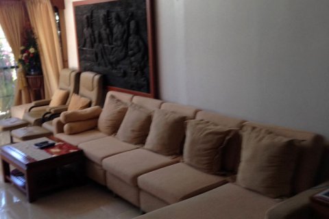 Casa de 4 dormitorios en Pattaya, Tailandia № 24445 - foto 2