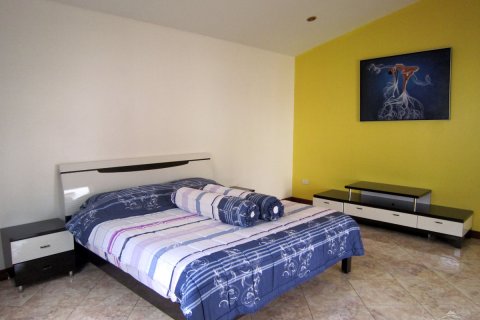 Casa de 5 dormitorios en Pattaya, Tailandia № 20286 - foto 14