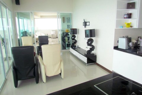 Condominio de 4 dormitorios en Pattaya, Tailandia № 20303 - foto 20