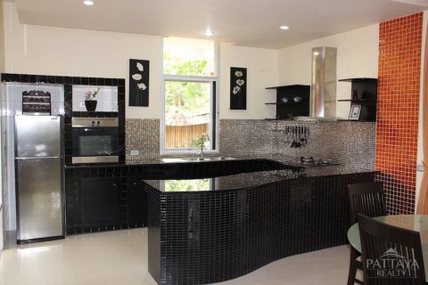 Casa de 3 dormitorios en Pattaya, Tailandia № 20624 - foto 15