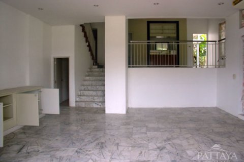 Casa de 3 dormitorios en Pattaya, Tailandia № 22632 - foto 2