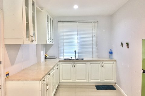 Casa de 3 dormitorios en Pattaya, Tailandia № 22352