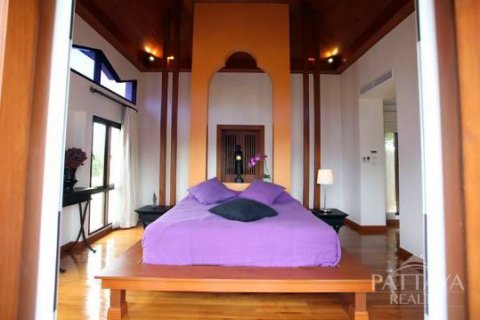 Casa de 5 dormitorios en Pattaya, Tailandia № 23997 - foto 3