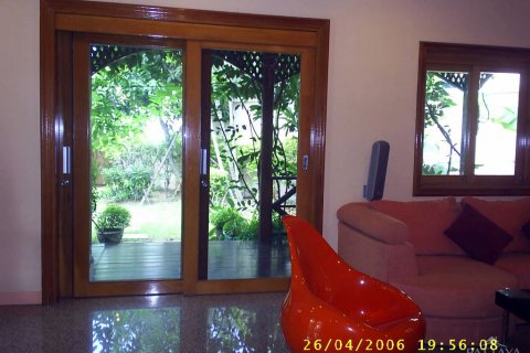 Casa de 4 dormitorios en Pattaya, Tailandia № 22734 - foto 19