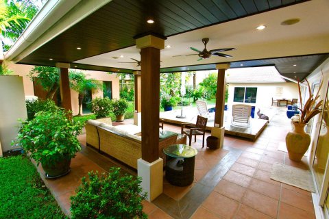 Casa de 3 dormitorios en Pattaya, Tailandia № 22515 - foto 2