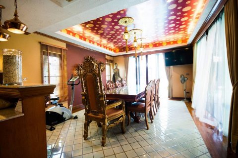 Casa de 4 dormitorios en Jomtien Beach, Pattaya, Tailandia № 22563 - foto 11