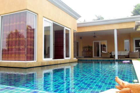 Casa de 4 dormitorios en Pattaya, Tailandia № 20738 - foto 29
