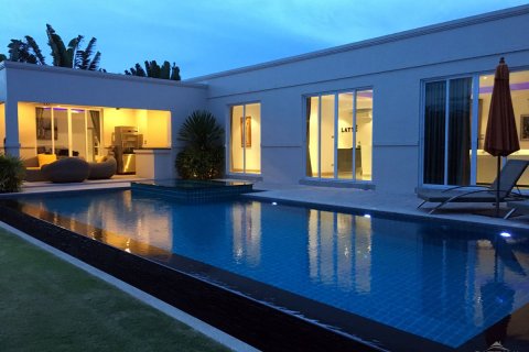 Casa de 3 dormitorios en Pattaya, Tailandia № 21569 - foto 12