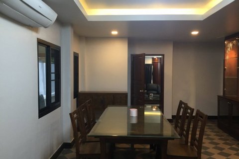 Casa de 5 dormitorios en Pattaya, Tailandia № 22186 - foto 5
