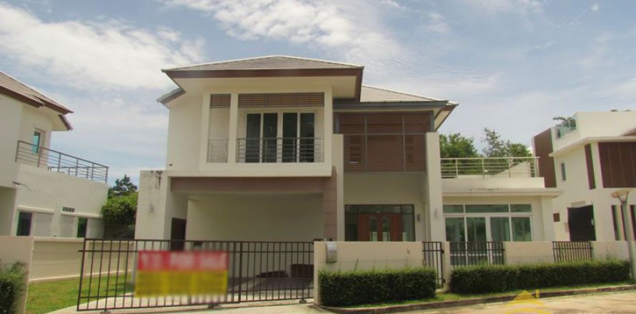 Casa de 4 dormitorios en Pattaya, Tailandia № 21101