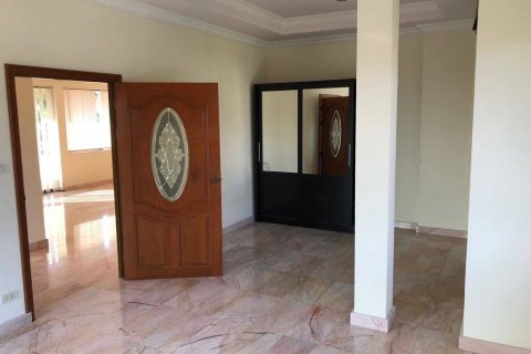 Casa de 4 dormitorios en Pattaya, Tailandia № 21896 - foto 2