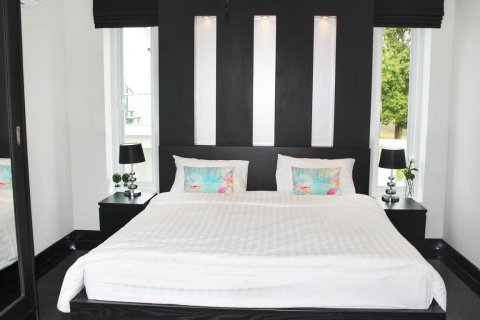 Casa de 5 dormitorios en Pattaya, Tailandia № 22157